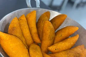 Lechona, pernil y platos tradicionales de Lechonería Los Tres Cerditos